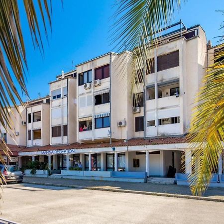 Rona Apartment Zrinka Porec Exterior photo